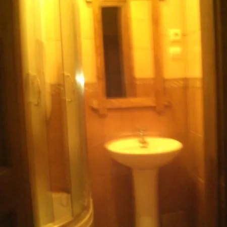 U Gostinnoyi Marichky * Сколе