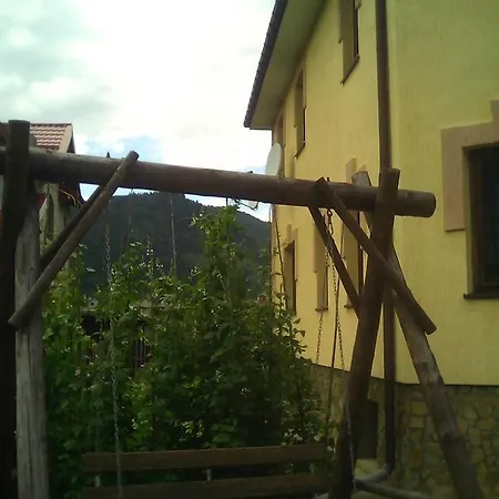 U Gostinnoyi Marichky * Сколе